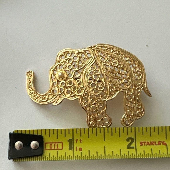 Filigree Elephant Animal Safari Brooch Die Cut Ornate Gold Tone Pearl Eye 0672 - Picture 4 of 10